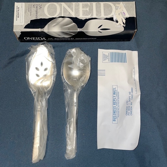 Oneida Kitchen Oneida Heirloom Stainless Flatware Entertainment Set Satin Easton Poshmark